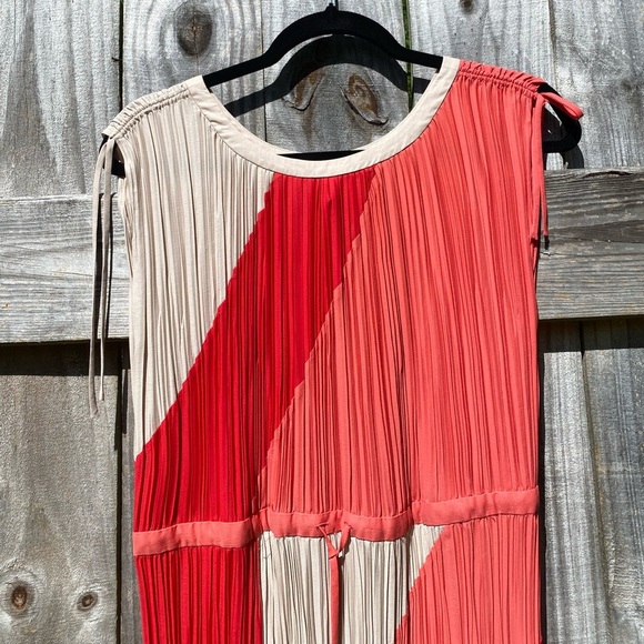 BCBG Max Azaria Elegant Res, Orange, and Cream Pleated Dress - Picture 2 of 8